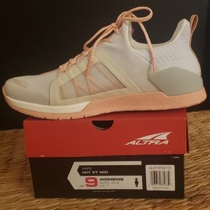 Altra brand new